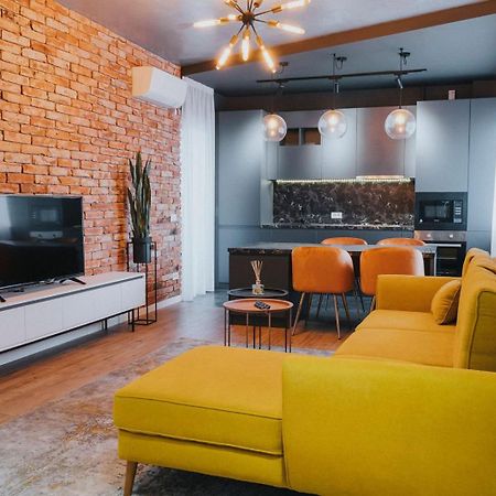Charlotte Piata Unirii - Free Private Parking 2Bedrooms Apartment Oradea Ngoại thất bức ảnh