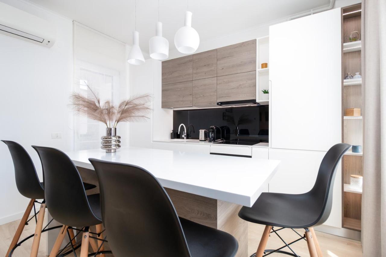 Charlotte Piata Unirii - Free Private Parking 2Bedrooms Apartment Oradea Ngoại thất bức ảnh