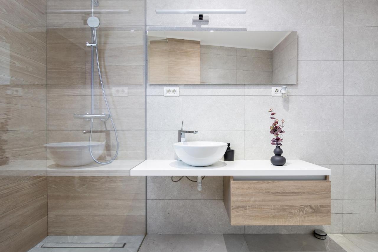 Charlotte Piata Unirii - Free Private Parking 2Bedrooms Apartment Oradea Ngoại thất bức ảnh