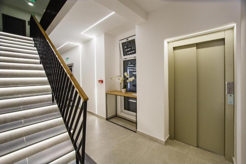 Charlotte Piata Unirii - Free Private Parking 2Bedrooms Apartment Oradea Ngoại thất bức ảnh