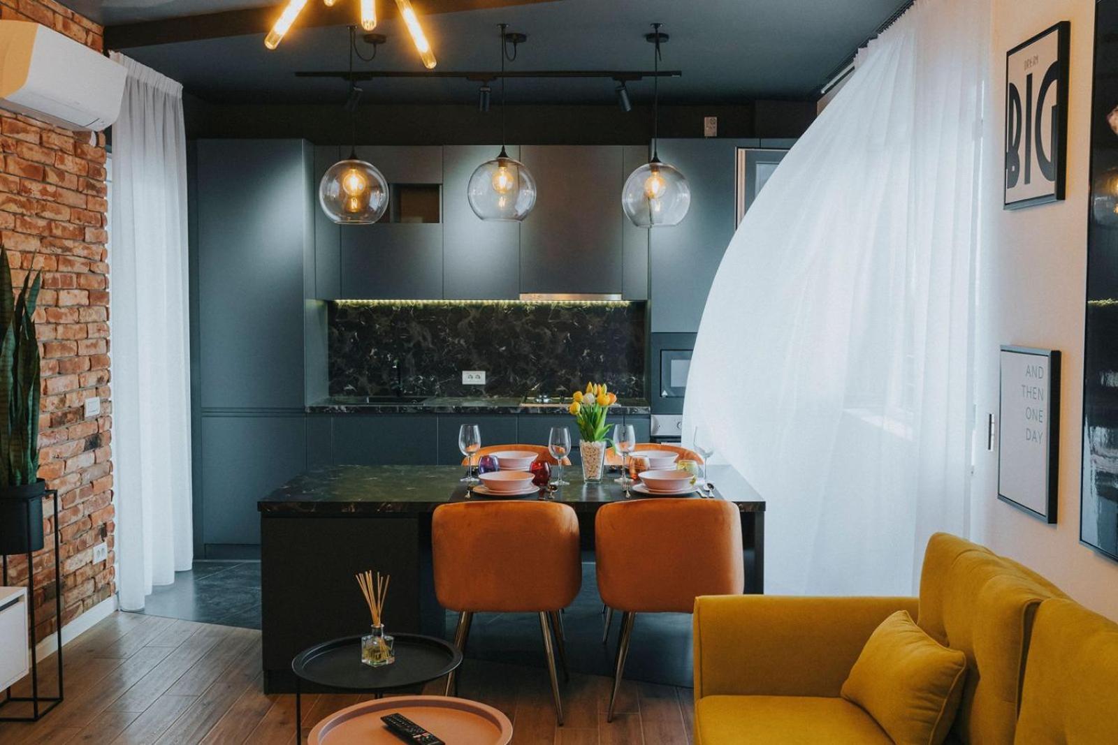 Charlotte Piata Unirii - Free Private Parking 2Bedrooms Apartment Oradea Ngoại thất bức ảnh